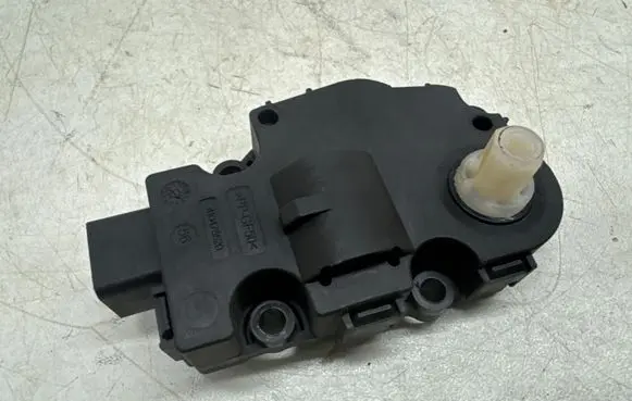 Audi A4 S4 B8 8K Air flap motor/actuator K9749006 EFB430