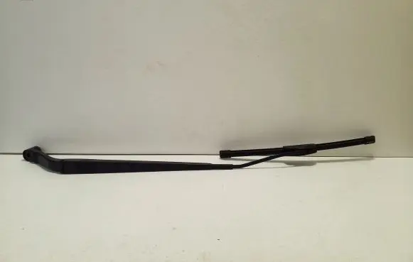 Nissan X-Trail T32 Front wiper blade arm