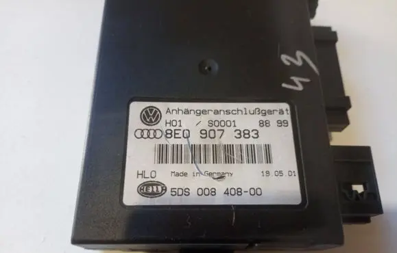 Audi A4 S4 B6 8E 8H Tow bar trailer control unit/module 8E0907383 S0001 5DS00840800