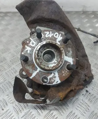 Mazda 3 I Front wheel hub