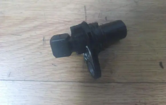 Ford Mondeo MK I Camshaft position sensor 12k073a1e