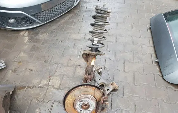 Opel Mokka B Front wheel hub spindle knuckle