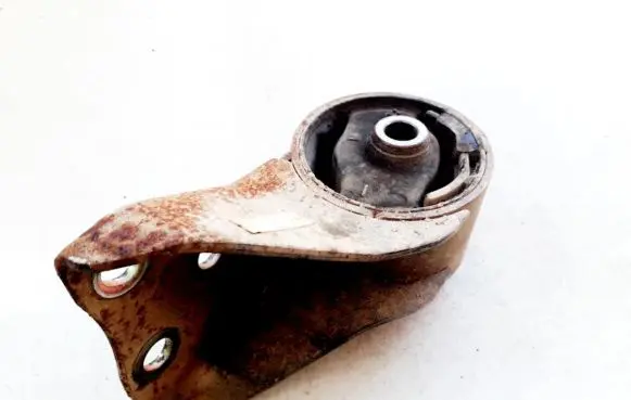 Mazda Premacy Engine mount bracket