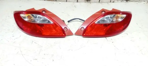Mazda 2 Rear/tail lights set P5776R