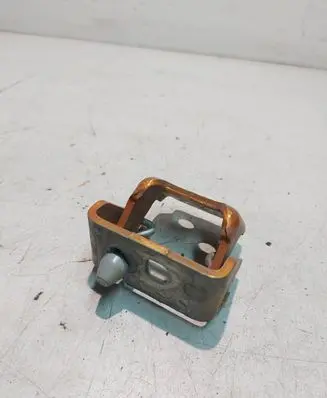Peugeot 207 Front door lower hinge 