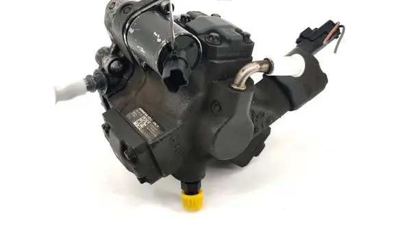 Citroen C4 I Picasso Fuel injection high pressure pump 9683623780 A2C20000598
