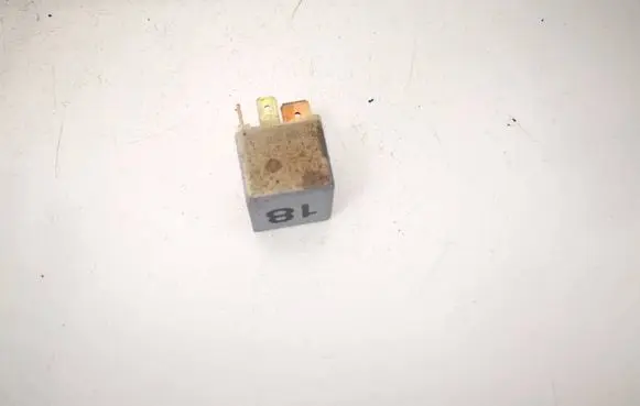 Volkswagen PASSAT B3 Other relay 191937503