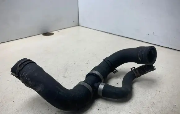 Opel Zafira B Engine coolant pipe/hose 13223886