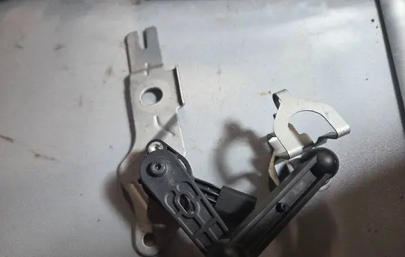 Mercedes-Benz E W214 Rear air suspension level height sensor A0009053713 2602202501487