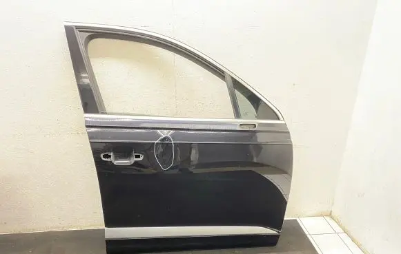 Audi Q7 4M Front door
