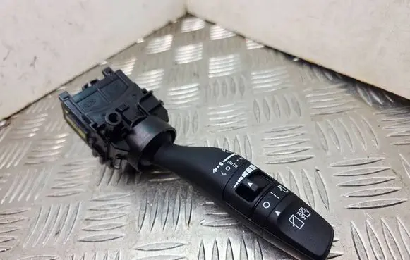 KIA Carens III Wiper control stalk L66