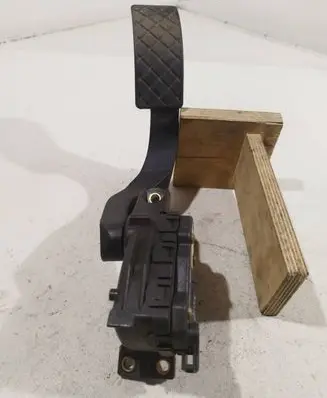 Audi A6 S6 C5 4B Accelerator throttle pedal 8D1723523H 6PV00802606