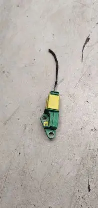 Volkswagen Golf V Airbag deployment crash/impact sensor 1k0909606c