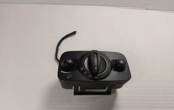 Ford Kuga II Tailgate/trunk/boot open switch 
