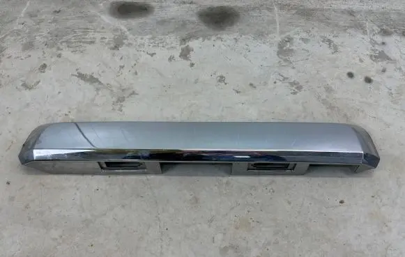Nissan Pathfinder R51 Rear light center trim bar blend 90810eb50a NSH0961011 CH032