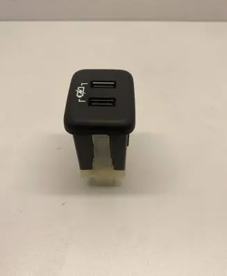 Chevrolet Traverse II USB socket connector 13539082