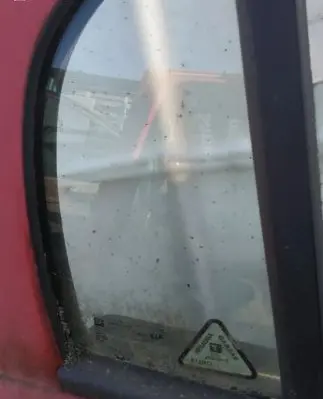 Opel Astra G Rear vent window glass 