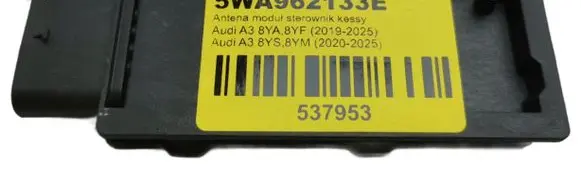 Volkswagen Tiguan Keyless system antenna 5WA962133E