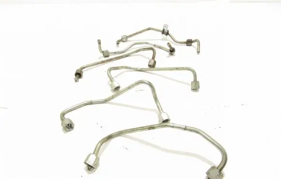 Fuel injector supply line/pipe