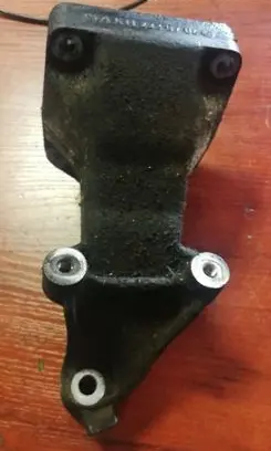 Mercedes-Benz C W203 Engine mounting bracket A6112230704