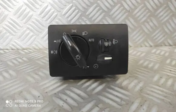 Ford Kuga I Light switch