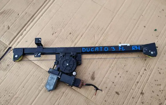 Fiat Ducato Front window lifting mechanism without motor 
