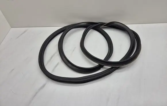 Audi Q3 8U Trunk rubber seal (body) 8U0827705