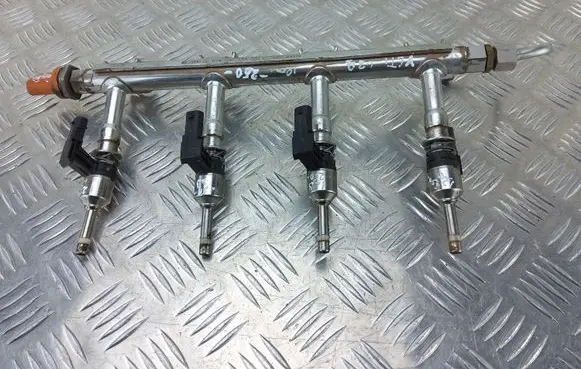 Skoda Yeti (5L) Fuel injector 03F133320C 135130098