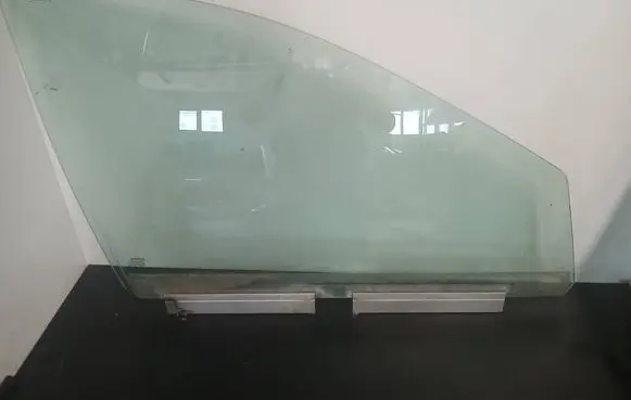 Volvo XC90 Front door window glass four-door 43R001582 E000199
