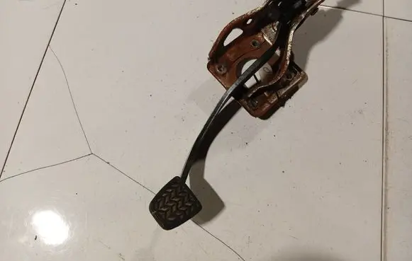 Toyota Corolla E120 E130 Clutch pedal 