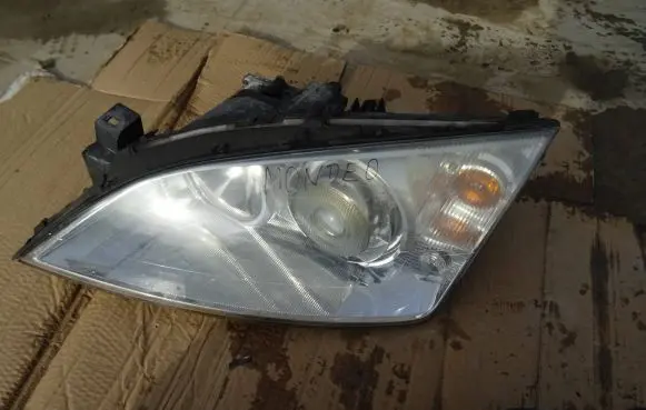 Ford Mondeo Mk III Headlight/headlamp 1S7113006CL 0301174271 09802A00D