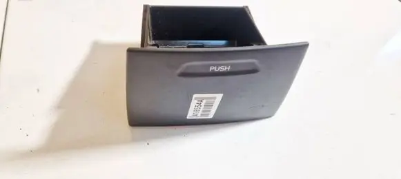 Volvo S40, V40 Glove box