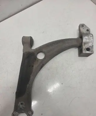 Volkswagen PASSAT B6 Front lower control arm/wishbone 