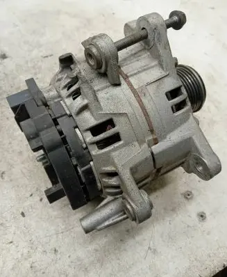 Seat Alhambra (Mk1) Generator/alternator L41860