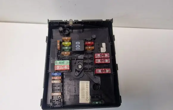 Volkswagen Golf VI Fuse module 1K0937125C