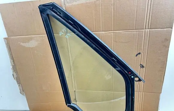 Ford Transit Front door vent window glass four-door 6C16V21419A