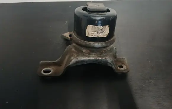 Engine mount bracket