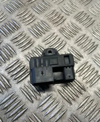 BMW 3 F30 F35 F31 Glow plug pre-heat relay 8519472