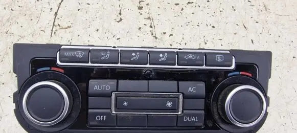 Volkswagen Golf VI Climate control unit 5K0907044DT