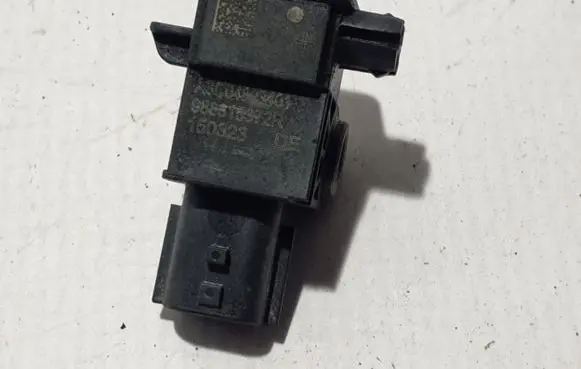 Renault Trafic III (X82) Airbag deployment crash/impact sensor 988315372R