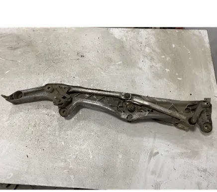 BMW 7 E38 Front wiper linkage and motor 0390241422 8352150