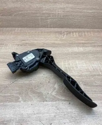 Opel Insignia A Accelerator throttle pedal 13237356 6PV00976501