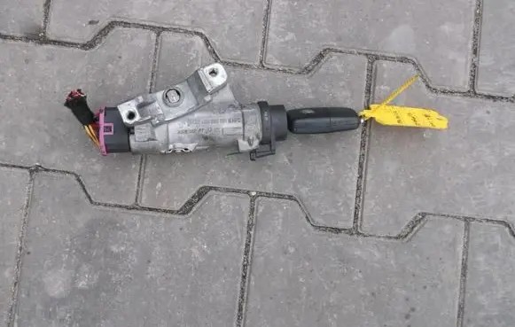 Audi A4 S4 B7 8E 8H Ignition lock 4B0905851N