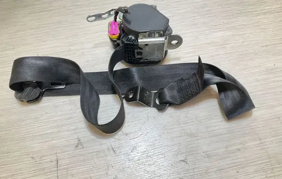 Seat Ibiza III (6L) Front seatbelt 6L4857706L