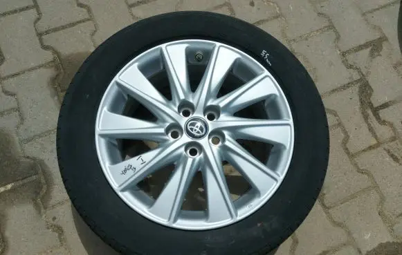 Toyota Yaris XP210 R15 alloy rim 
