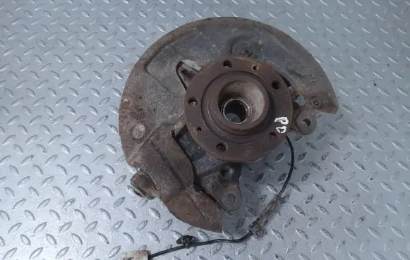 Citroen Berlingo Front wheel hub 1610138080 1647857080
