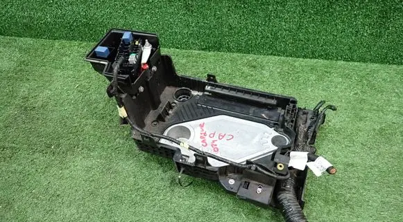 Renault Captur II Battery tray P1011233A01A AIS19CU3 P1011233A01