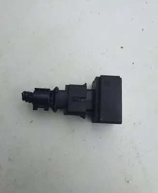 Opel Insignia A Sensor 002455008000 9570930003