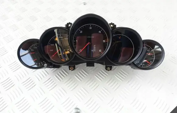 Porsche Cayenne (92A) Speedometer (instrument cluster) 7P5920904F