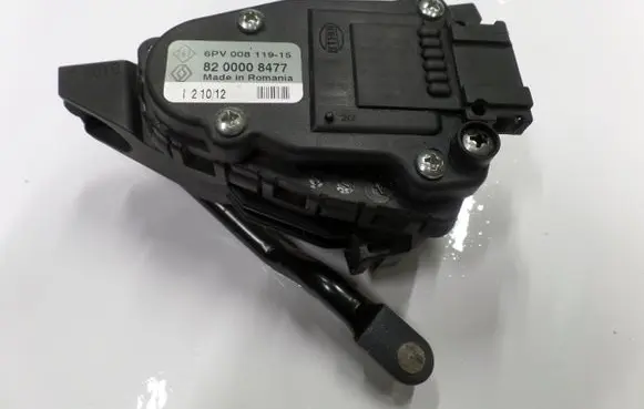 Renault Trafic II (X83) Accelerator throttle pedal 8200008477